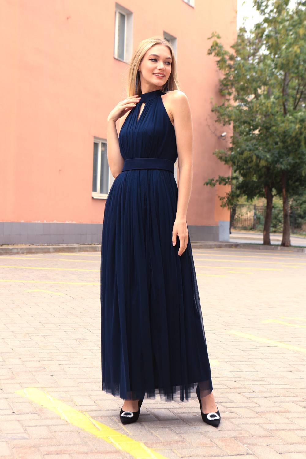 Платье макси с американской проймой из фатина (Темно-синее)      - фото